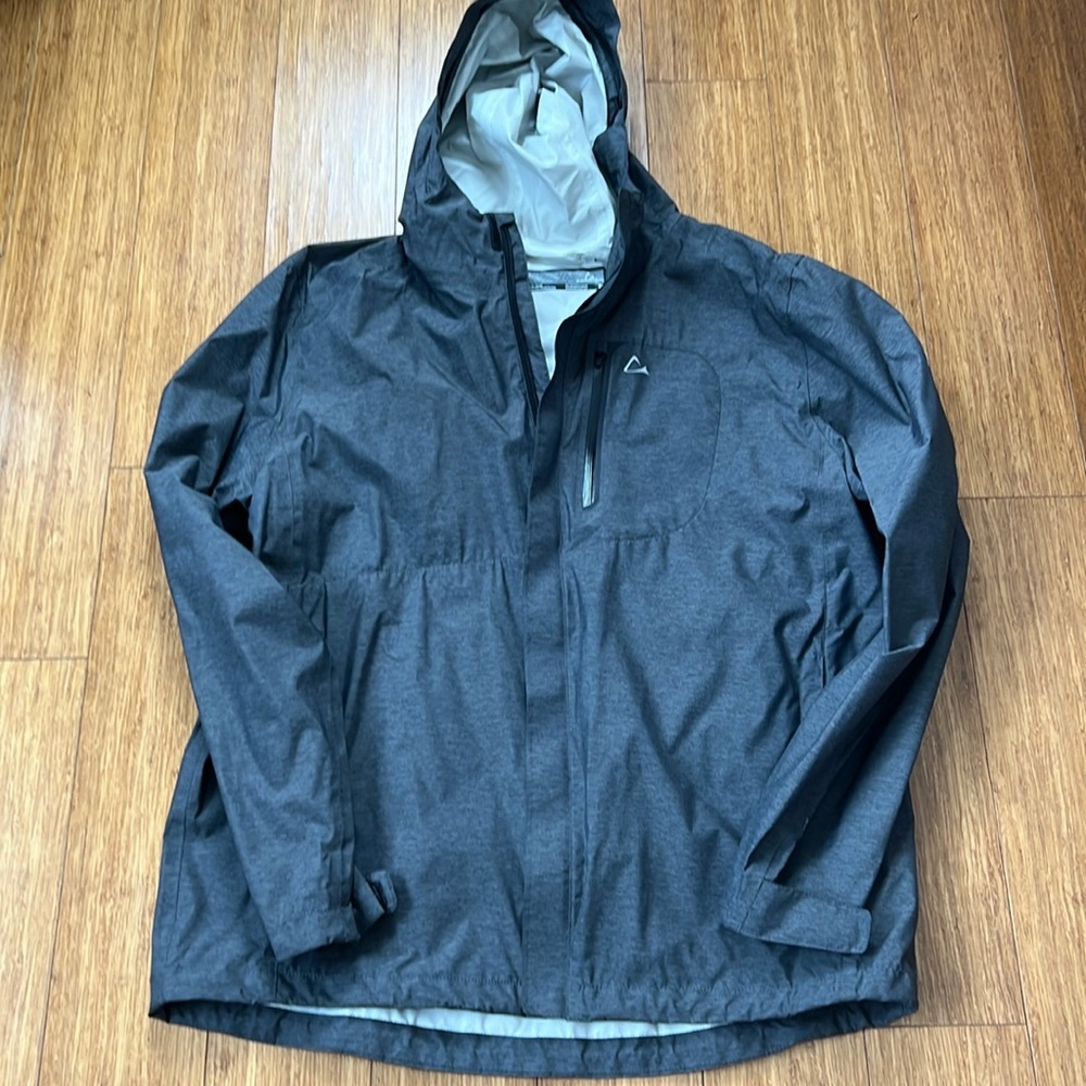 NWOT Men’s  Paradox Rain Jacket Windbreaker